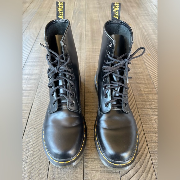 Dr. Martens 1460 Smooth Leather Lace Up Boots Women’s Size 10 - Picture 12 of 16